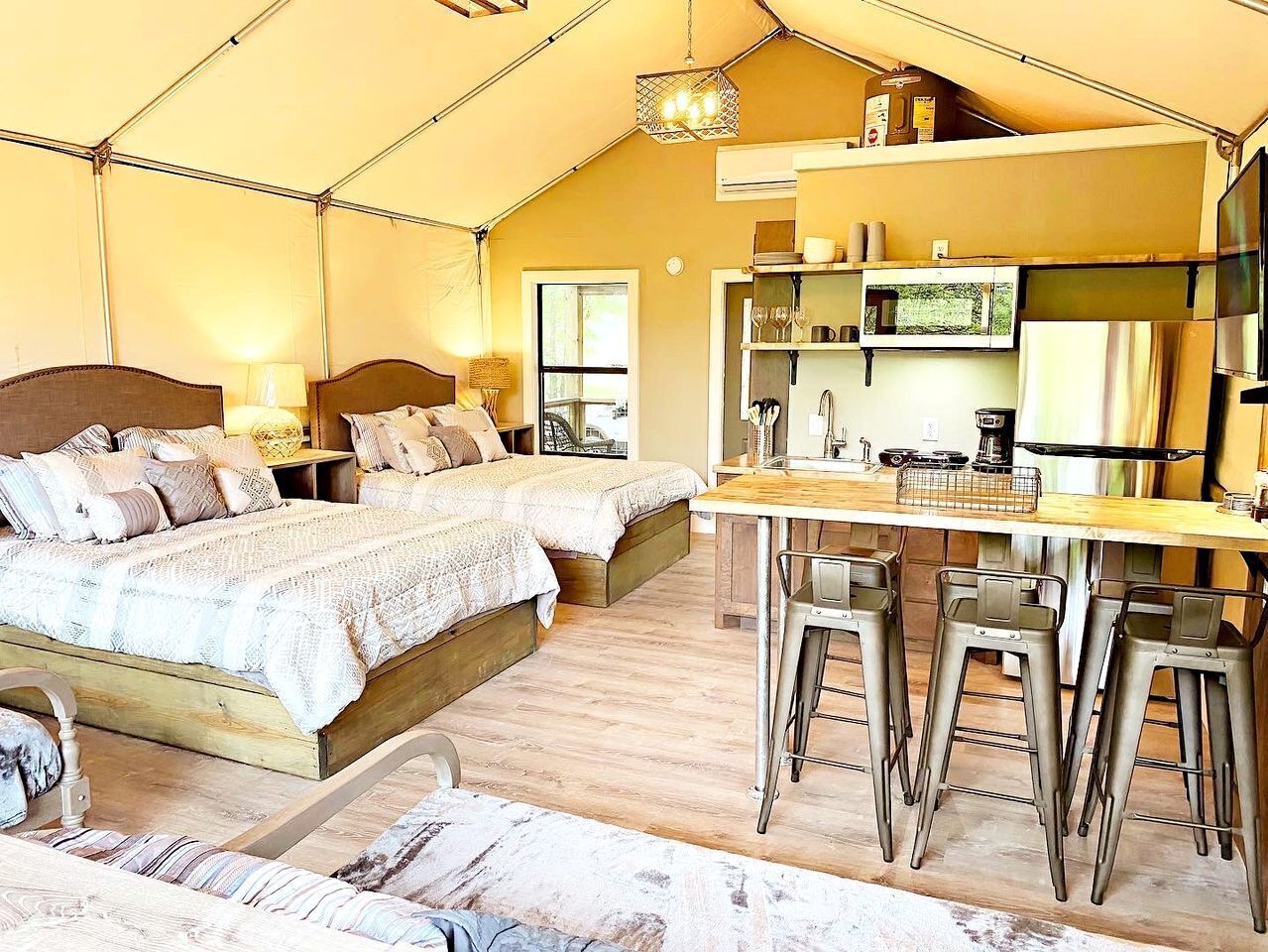 1 habitación, tabla de planchar con plancha, wifi y ropa de cama 