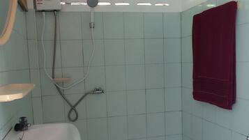 Toalhas de banho, papel higiênico