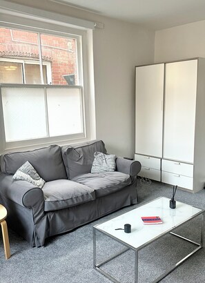 Living area - Vrbo Property (London)