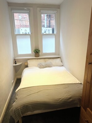 Room - Vrbo Property (London)
