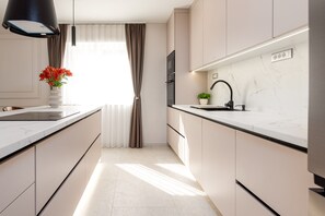 Microwave, dishwasher, coffee/tea maker, cookware/dishes/utensils - Villa Emocija Zadarvilas (Vrsi)