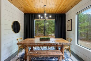 Dining - Twisted Leaf Luxury Cabin | Hot Tub | Wooded Walking Trail (Broken Bow)