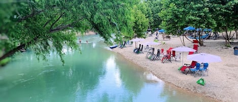 In Strandnähe, Kajakfahren, Angeln
