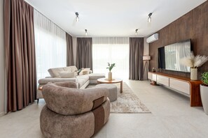 TV - Villa Emocija ZadarVillas (Vrsi)