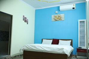 Deluxe Double Room | Free WiFi - Green valley Hotel & Restaurant (Srinagar)