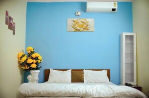 Deluxe Double Room | Free WiFi, bed sheets - Green valley Hotel & Restaurant (Srinagar)