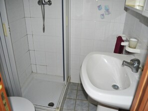 Ferienhaus, 3 Schlafzimmer, Raucher, Balkon | Badezimmer