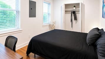 Iron/ironing board, WiFi (free), bed sheets