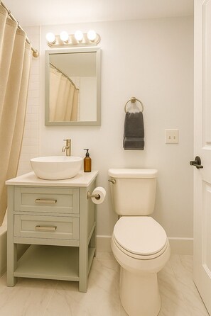 Bathroom - Cozy 1-Bed in Cornhill with WiFi, Equipped Kitchen & TV Close to High Falls (Rochester)