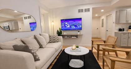 Cozy 1-Bed in Cornhill with WiFi, Equipped Kitchen & TV Close to High Falls