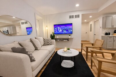 Cozy 1-Bed in Cornhill with WiFi, Equipped Kitchen & TV Close to High Falls