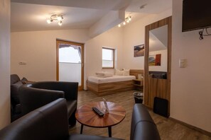 Deluxe Triple Room | Interior - Pension garni Hochmoos  (Lermoos)