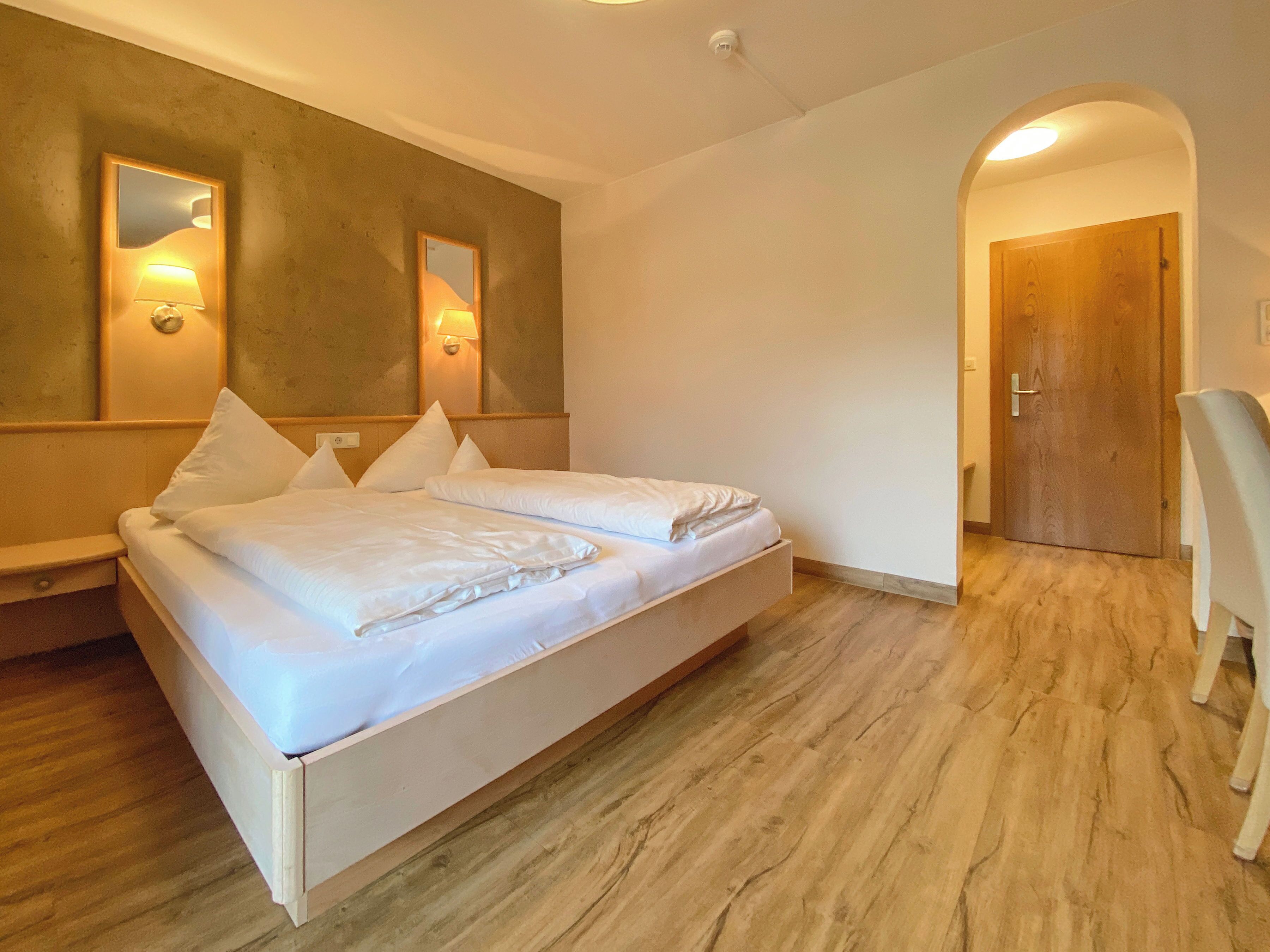 Standard Double Room | Free WiFi, bed sheets