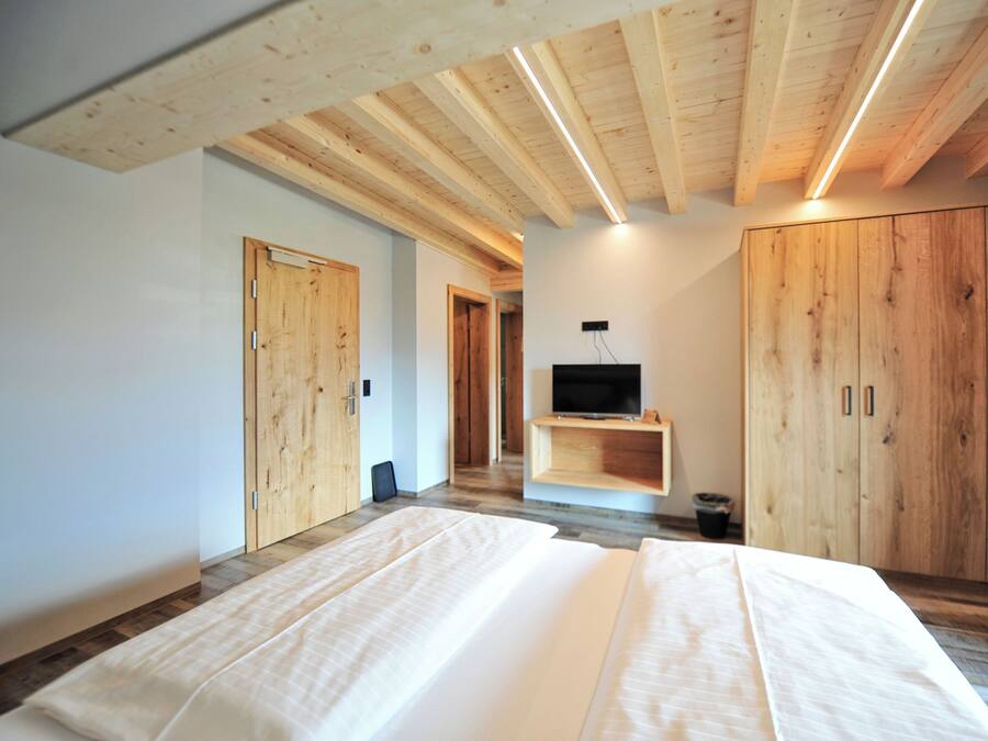Premium Quadruple Room | In-room safe, blackout drapes, WiFi (free), bed sheets