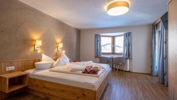 Superior Quadruple Room | Free WiFi, bed sheets