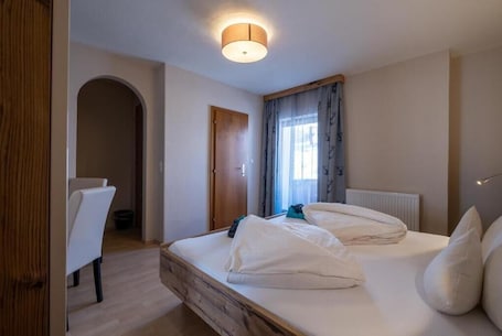 Standard Double Room | Free WiFi, bed sheets. Pension garni Hochmoos