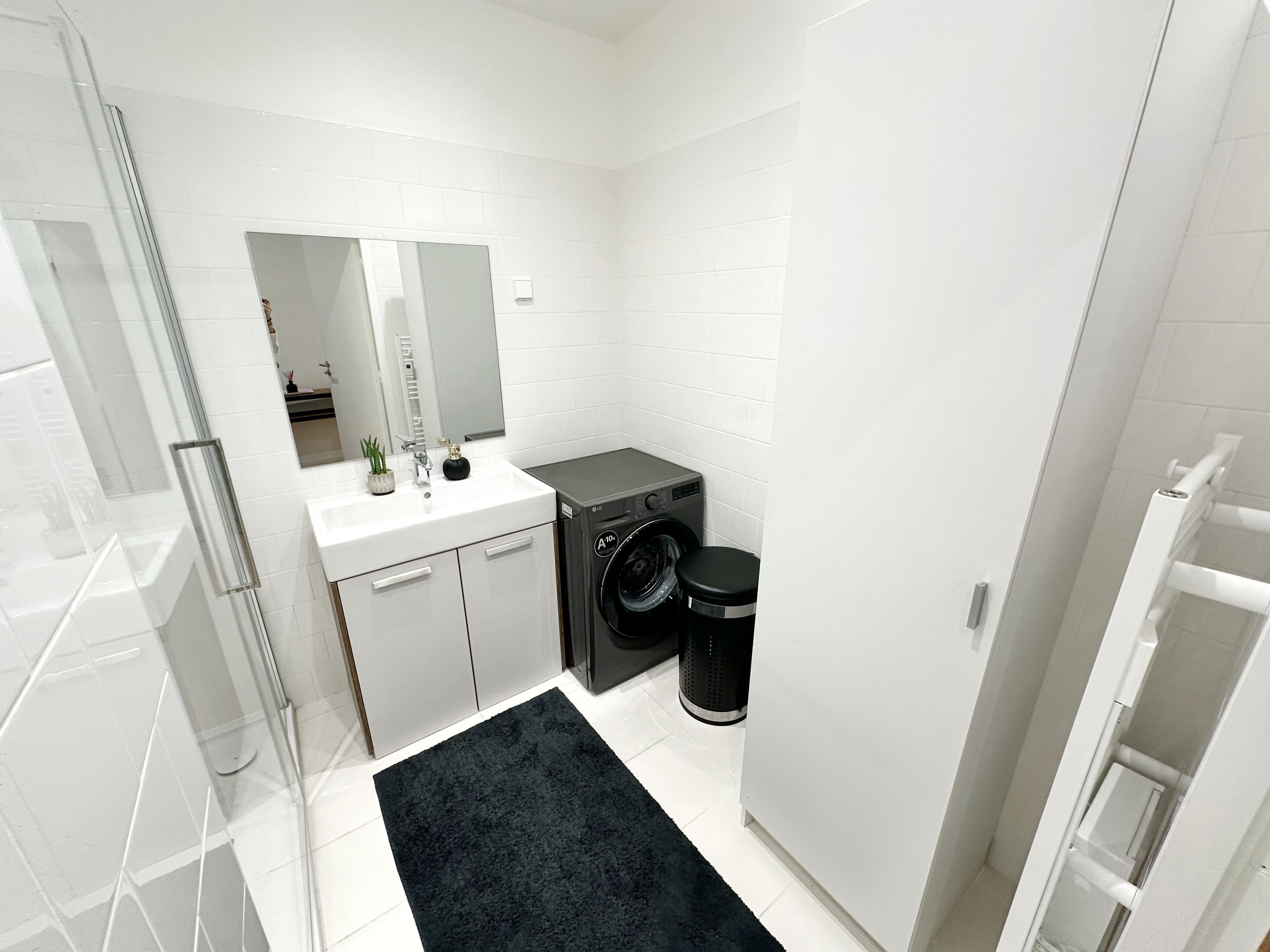 Deluxe Apartment, Balcony, City View | Bahagian dalam