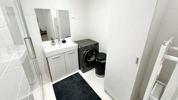 Deluxe Apartment, Balcony, City View | Bahagian dalam