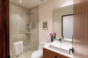 House - Maralma Bucerias 1 Half Blocks From Beach Sleeps 4 (Bucerías)
