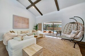 House, Accessible - Private Pool 3BR Sleeps 10 and Private Studio (Sarasota)