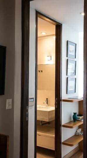 House - El Jacaranda Large 3 BR With Balcony in Recoleta (Buenos Aires)
