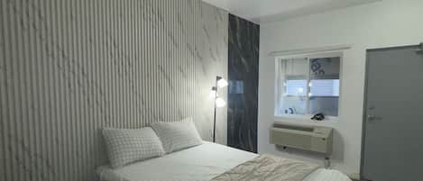 Chambre simple | Bureau, espace de travail pour ordinateurs portables