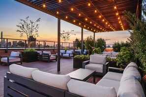 Terrace/patio - NYC Short-Stay Room Steps away from Central Park, Events & Museums (New York)