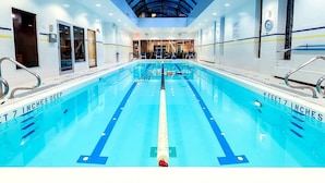 Indoor pool - NYC Short-Stay Room Steps away from Central Park, Events & Museums (New York)