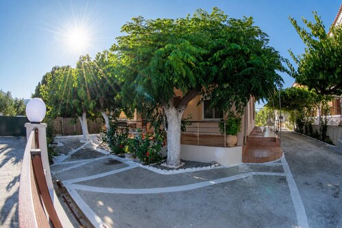 Seaside Plitra Paradiso - Steps From the Beach