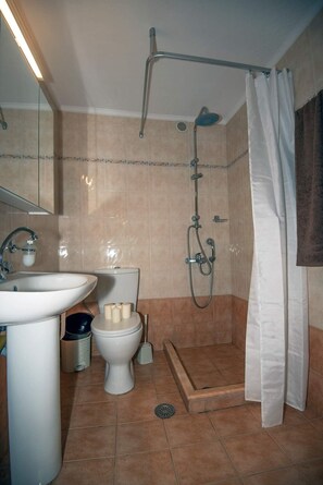 2 bedrooms, Internet - Seaside Plitra Paradiso - Steps From the Beach (Monemvasia)