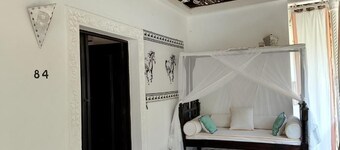 karibuni villa 83 n 84