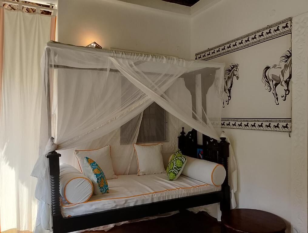 In-room safe, desk, laptop workspace, blackout drapes
