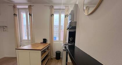 Le Paisible - Charming Studio Close to Metro