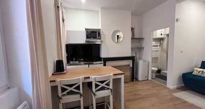 Le Paisible - Charming Studio Close to Metro