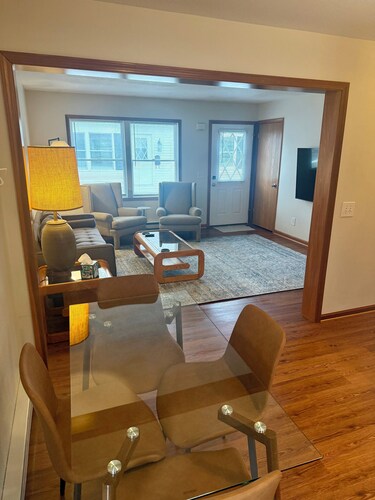 Find comfort in this cozy, recently updated apartment. Featuring two bedrooms, a full kitchen with oak cabinets, and a generous living space. It's designed for easy living with a ranch-style, step-up entry. Located in a peaceful neighborhood.