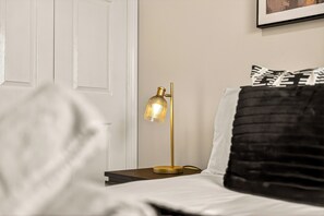 Apartment, 2 Bedrooms - Stylish 2 Bed  2 Bathrooms Free Parking (Glasgow)