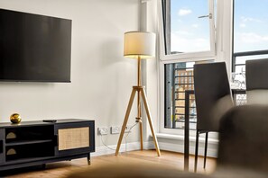 Interior - Stylish 2 Bed  2 Bathrooms Free Parking (Glasgow)