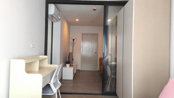 1 bedroom, in-room safe, iron/ironing board, free WiFi