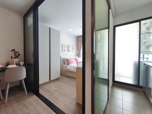 1 bedroom, in-room safe, iron/ironing board, free WiFi