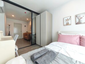 1 chambre, fer et planche à repasser, Wi-Fi, draps fournis