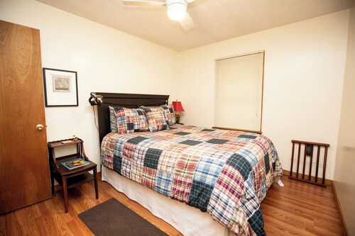Entire chalet in Farmville, Virginia
8 guests 3 bedrooms 4 beds 2 baths