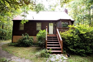 Exterior - Entire chalet in Farmville, Virginia
8 guests 3 bedrooms 4 beds 2 baths (Farmville)