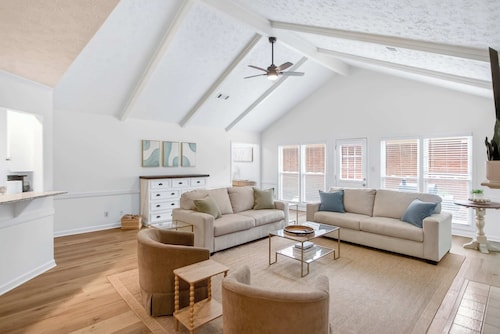 Renovated 3BR Retreat With Game Room