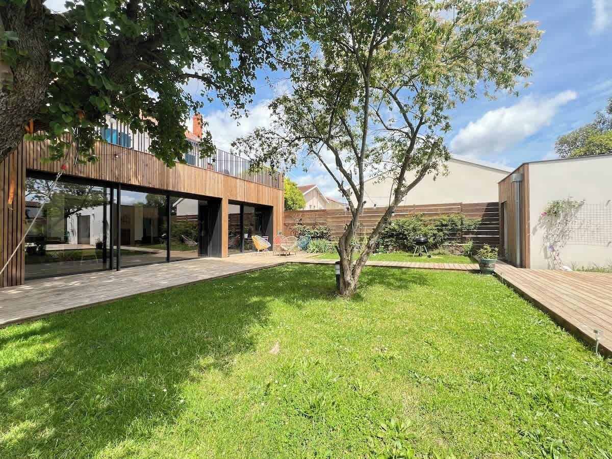 6 bedrooms