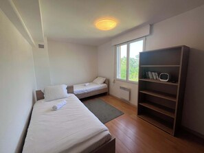 House | 3 bedrooms, Internet - La Villa du Cedre - 6p - Proche Caliceo (Montrabe)