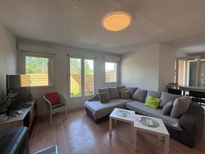House | 3 bedrooms, Internet - La Villa du Cedre - 6p - Proche Caliceo (Montrabe)