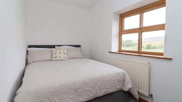 Cottage | 3 bedrooms, individually decorated, individually furnished, free WiFi
