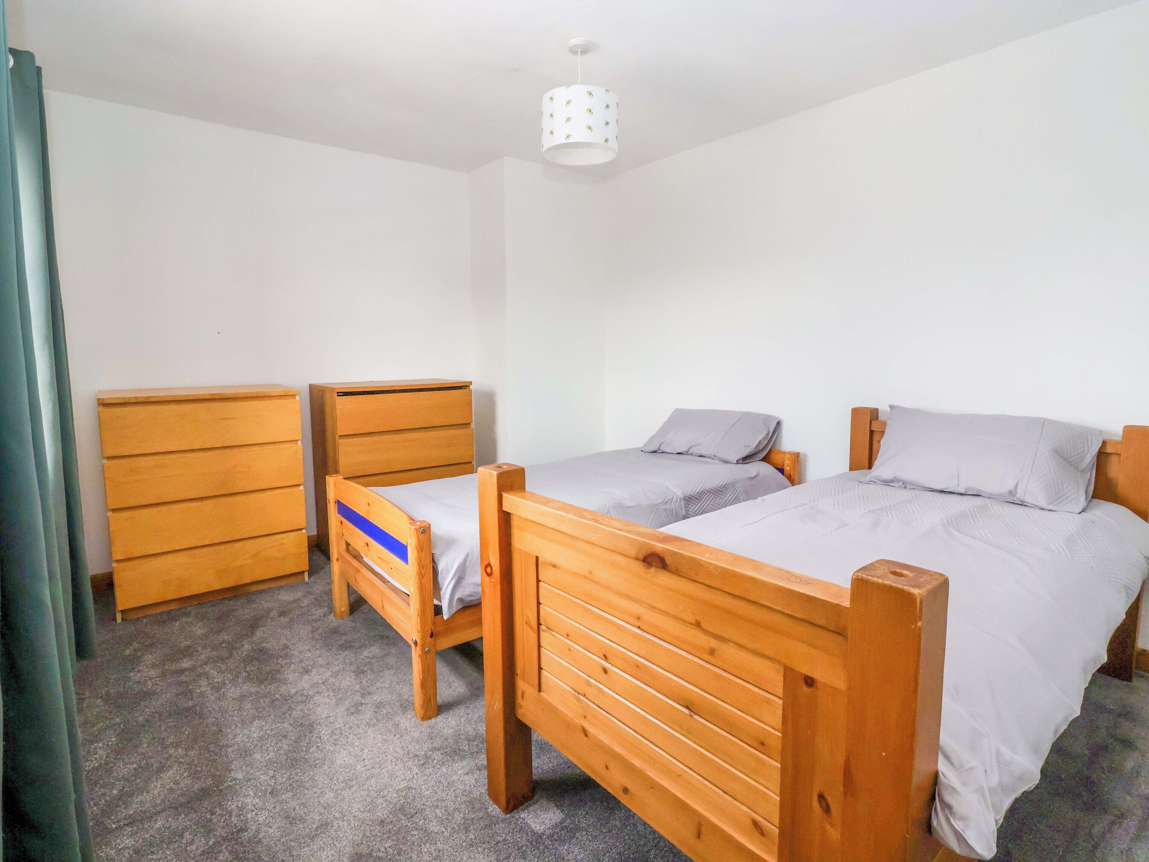 Cottage | 3 bedrooms, WiFi (free), individually decorated, individually furnished