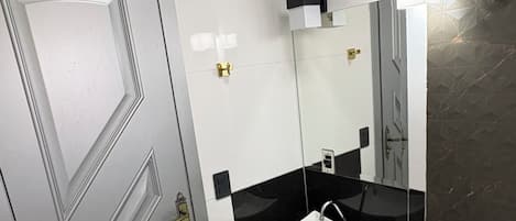 Appartement Deluxe, climatisation, vue ville | Salle de bain