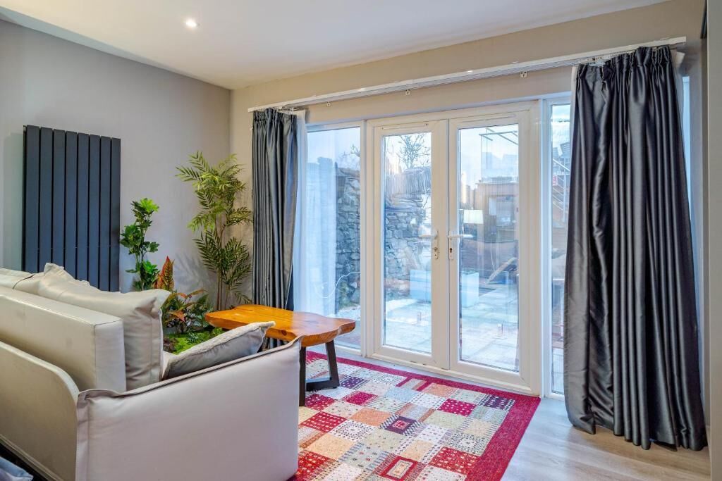 Junior Suite, Patio, Courtyard View | Living area